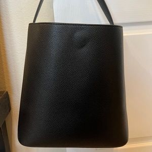 ellandemm black bucket tote